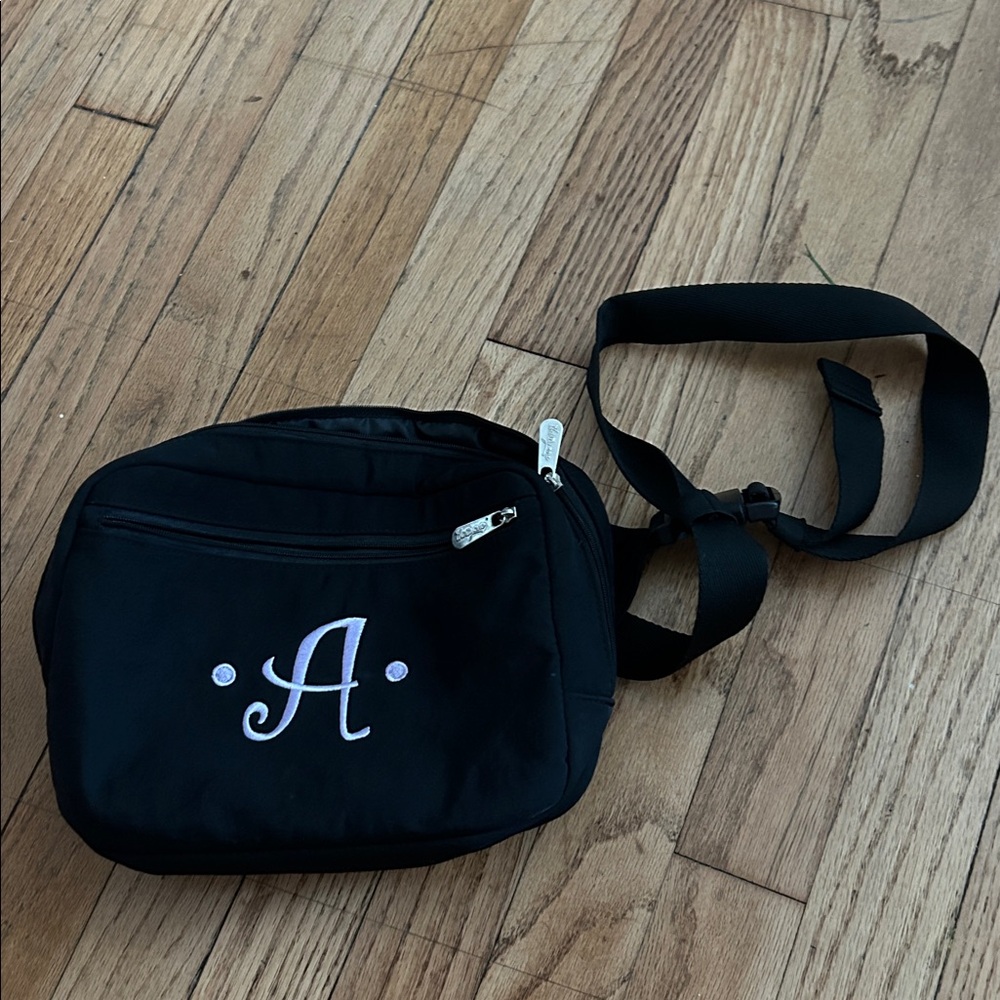 THIRTY ONE Classic Sling‎ Bag MONOGRAM A Fanny Pack Nylon